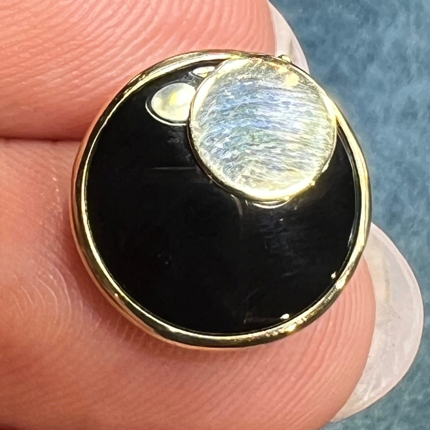 14k Gold Onyx Full Moon Lunar Eclipse Circle Pendant. 1/2"