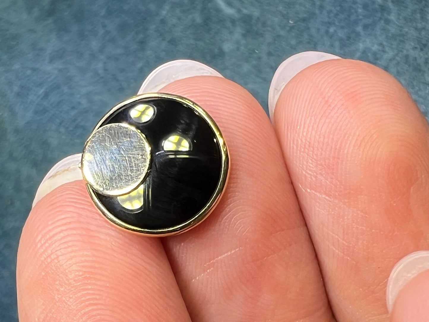 14k Gold Onyx Full Moon Lunar Eclipse Circle Pendant. 1/2"