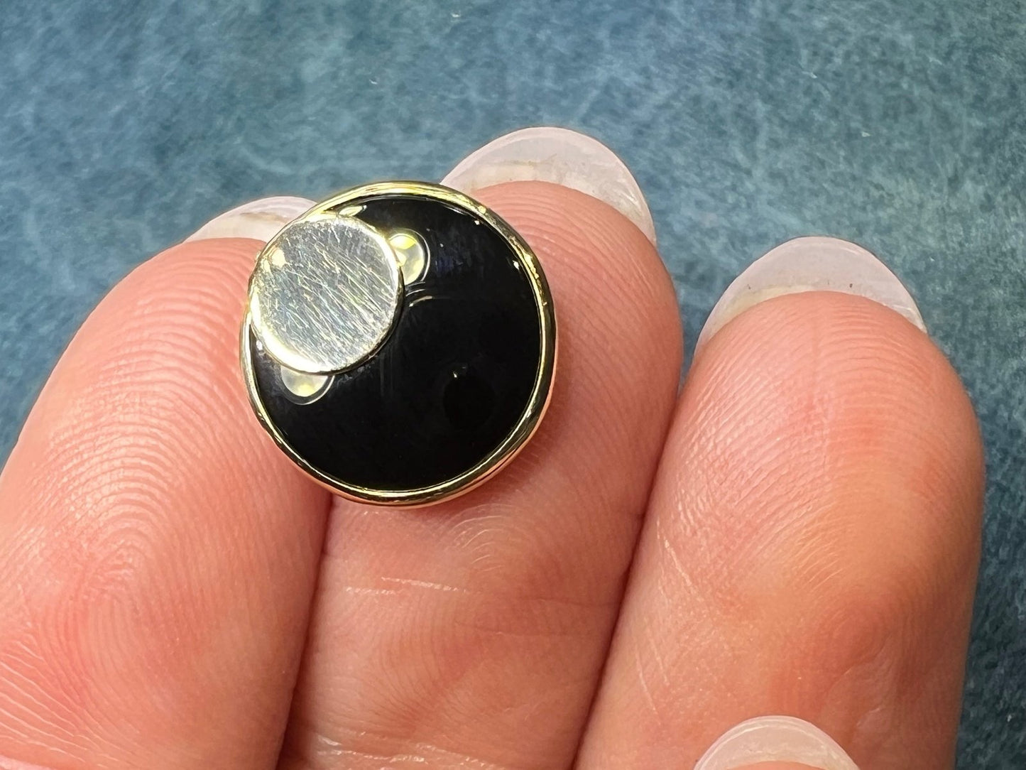 14k Gold Onyx Full Moon Lunar Eclipse Circle Pendant. 1/2"