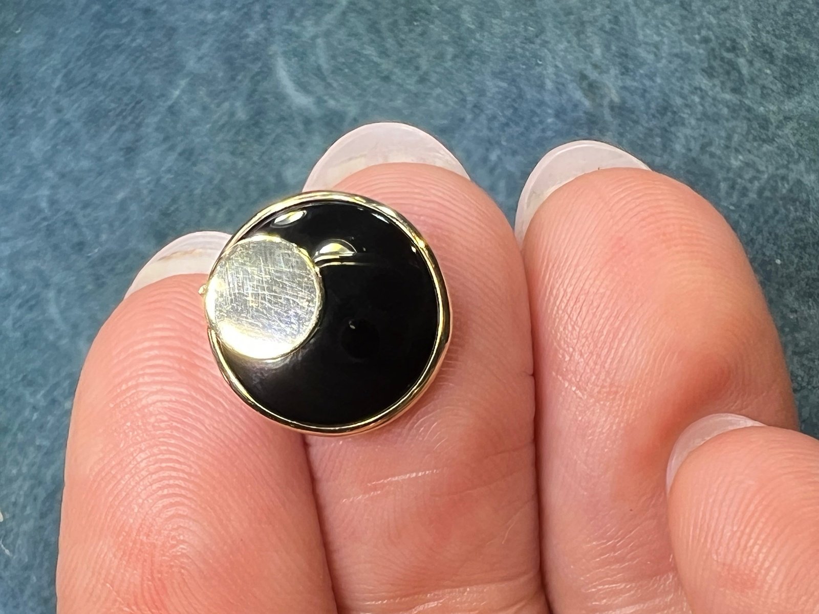 14k Gold Onyx Full Moon Lunar Eclipse Circle Pendant. 1/2"