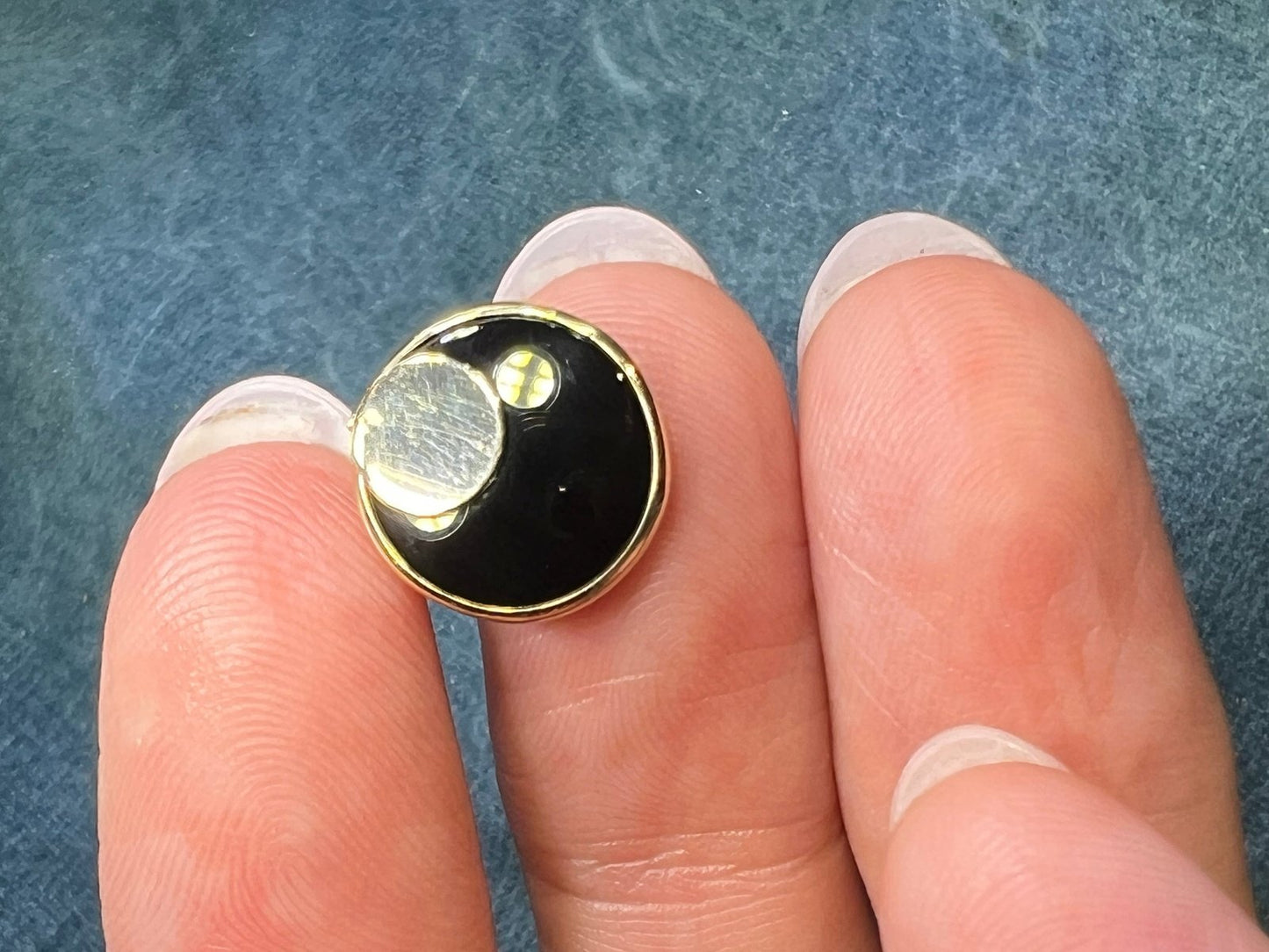 14k Gold Onyx Full Moon Lunar Eclipse Circle Pendant. 1/2"