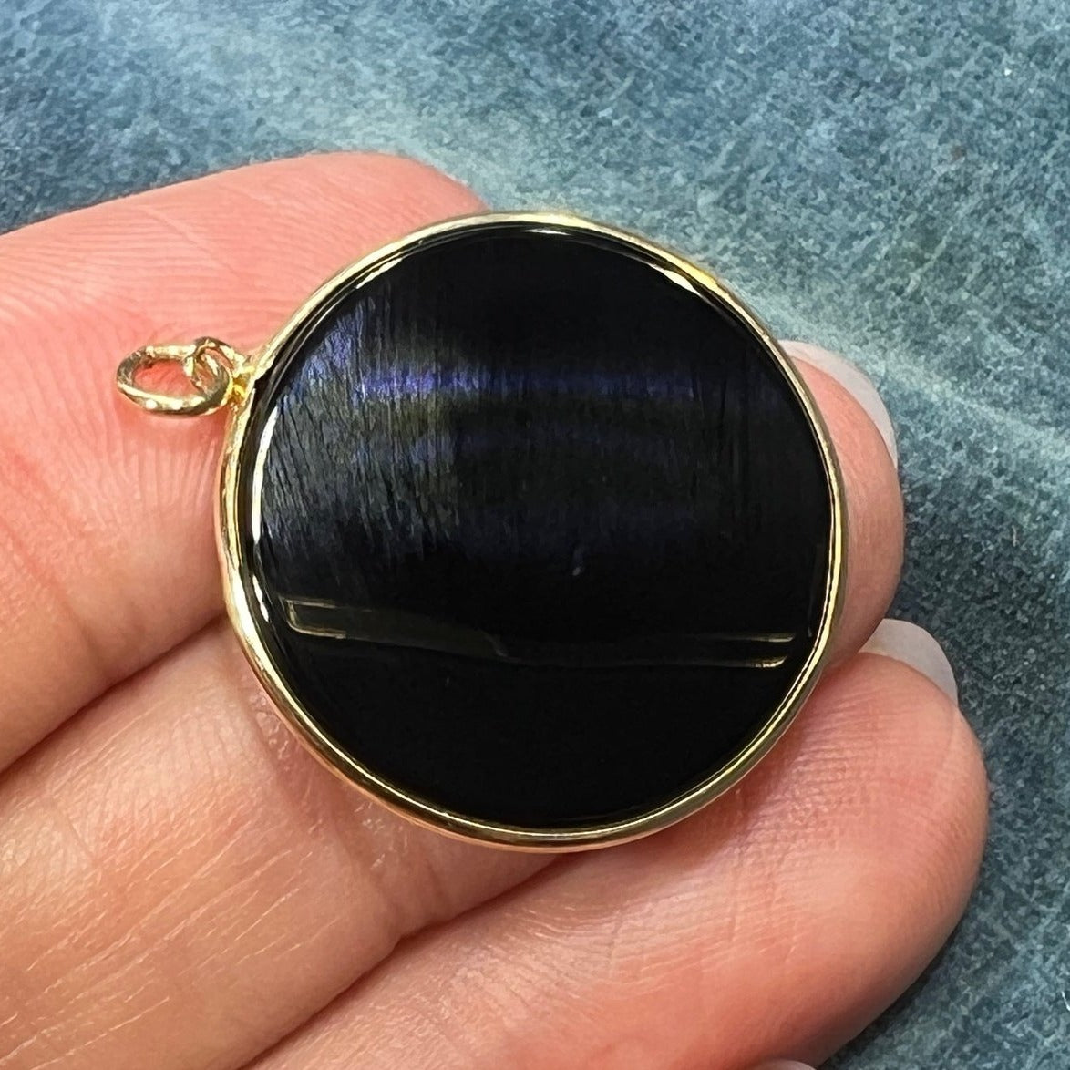 14k Gold Onyx Full Moon Lunar Eclipse Circle Pendant. 1"