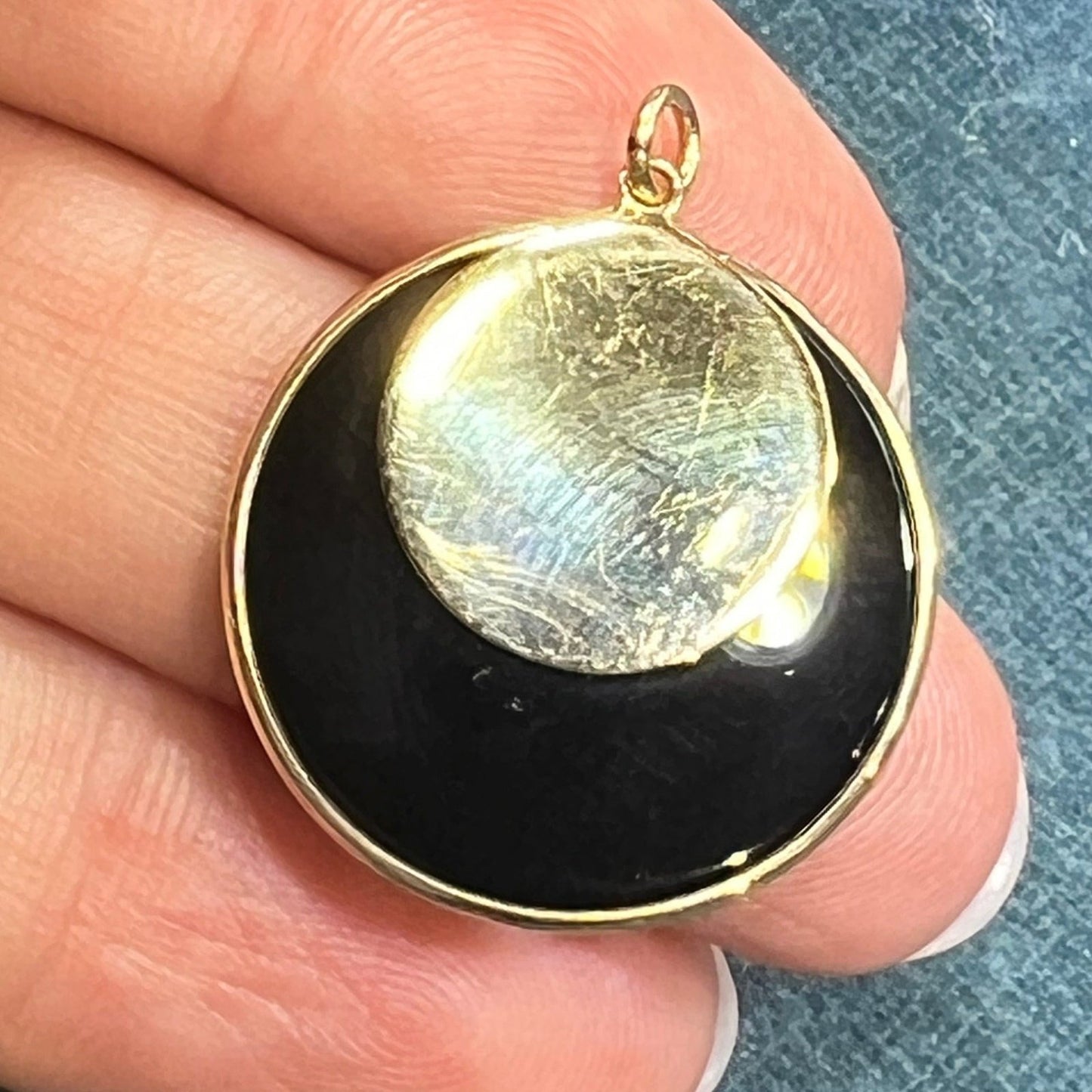 14k Gold Onyx Full Moon Lunar Eclipse Circle Pendant. 1"