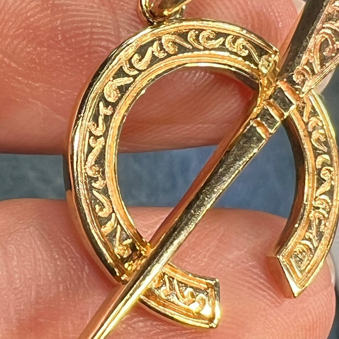 14k Gold Ornate Irish Celtic Kilt Pin Penannular Pendant. 1" Hand-Crafted