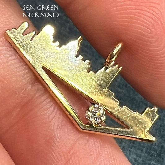 14k Gold PITTSBURGH Skyline Pendant w Diamond. HENNE Jeweler