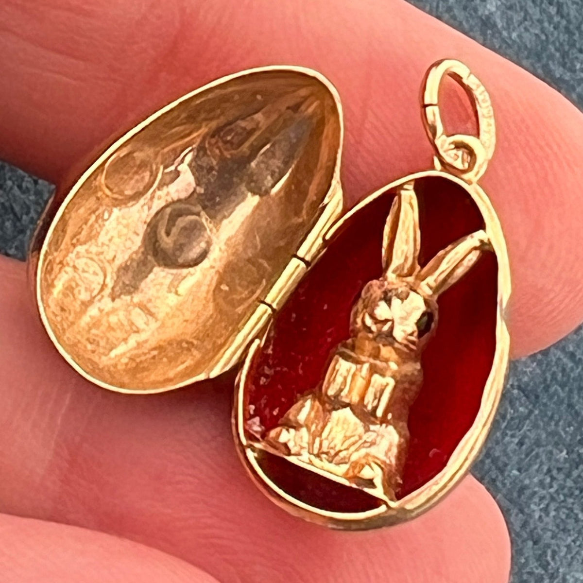 14k Gold Polka-Dot Easter Egg + Bunny Rabbit Pendant. Opens!