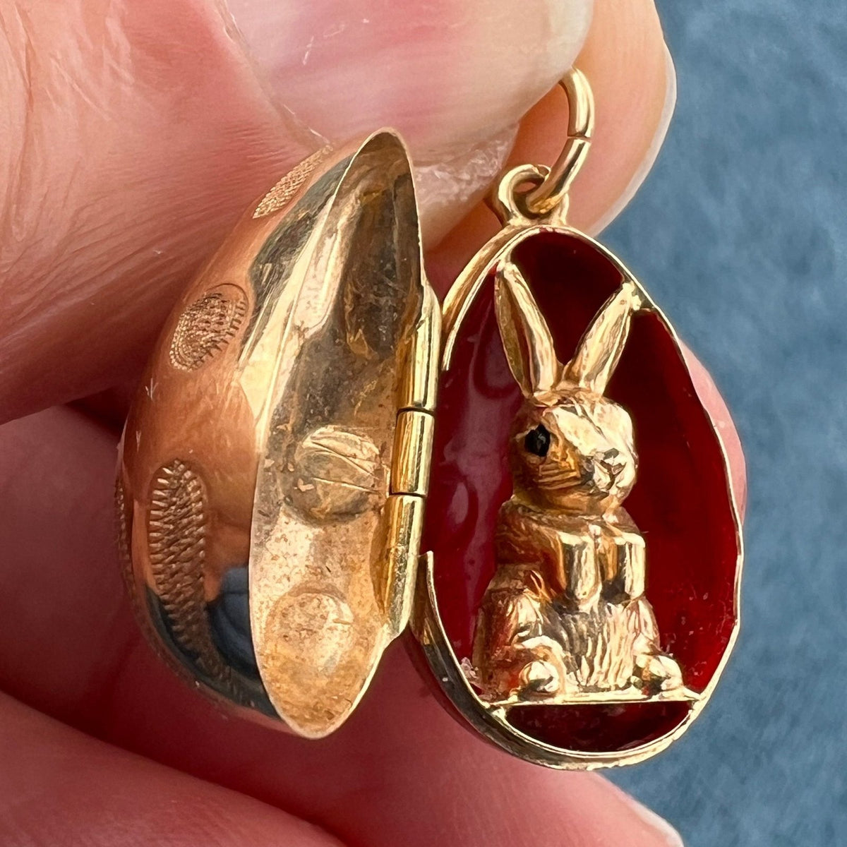 14k Gold Polka-Dot Easter Egg + Bunny Rabbit Pendant. Opens!