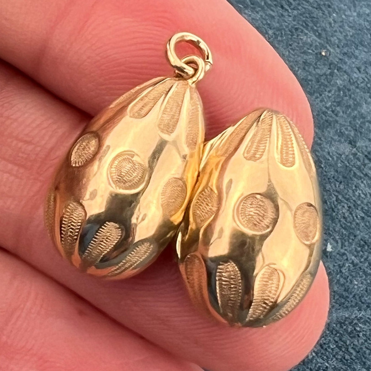 14k Gold Polka-Dot Easter Egg + Bunny Rabbit Pendant. Opens!