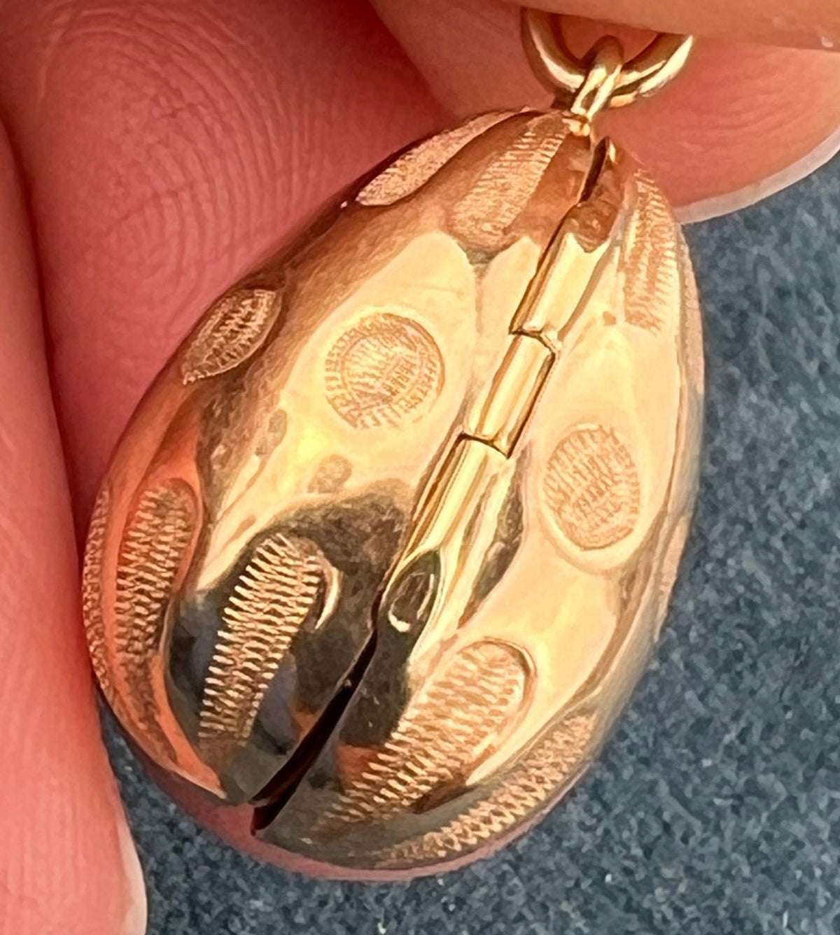 14k Gold Polka-Dot Easter Egg + Bunny Rabbit Pendant. Opens!