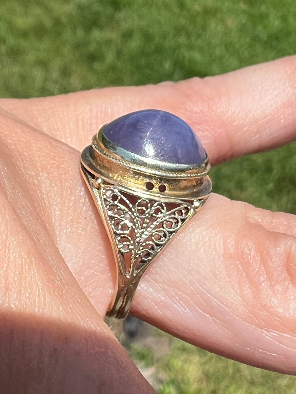 14k Gold Purple Blue Star Sapphire Ring. Bezel Set *VIDEO*