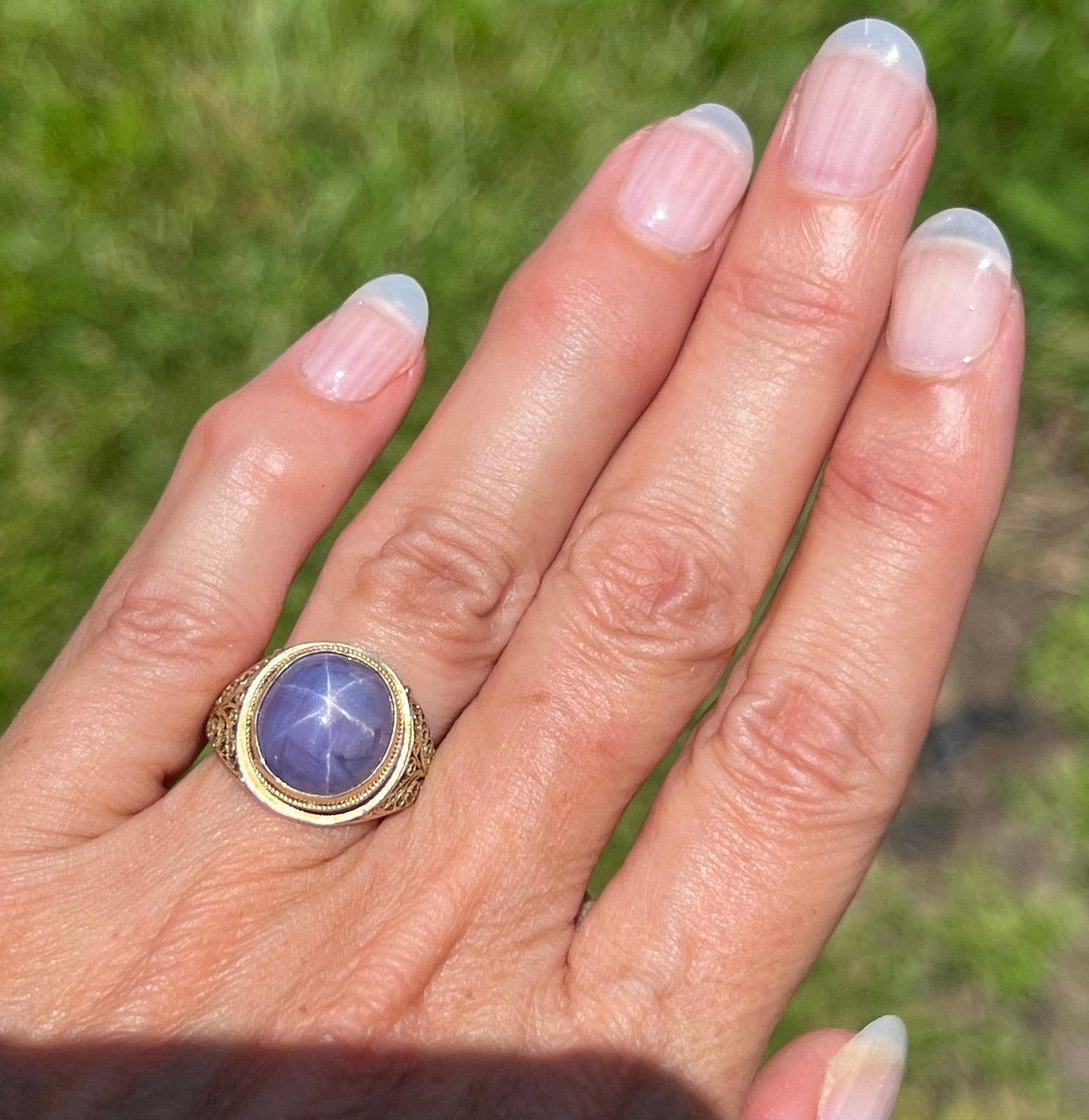 14k Gold Purple Blue Star Sapphire Ring. Bezel Set *VIDEO*