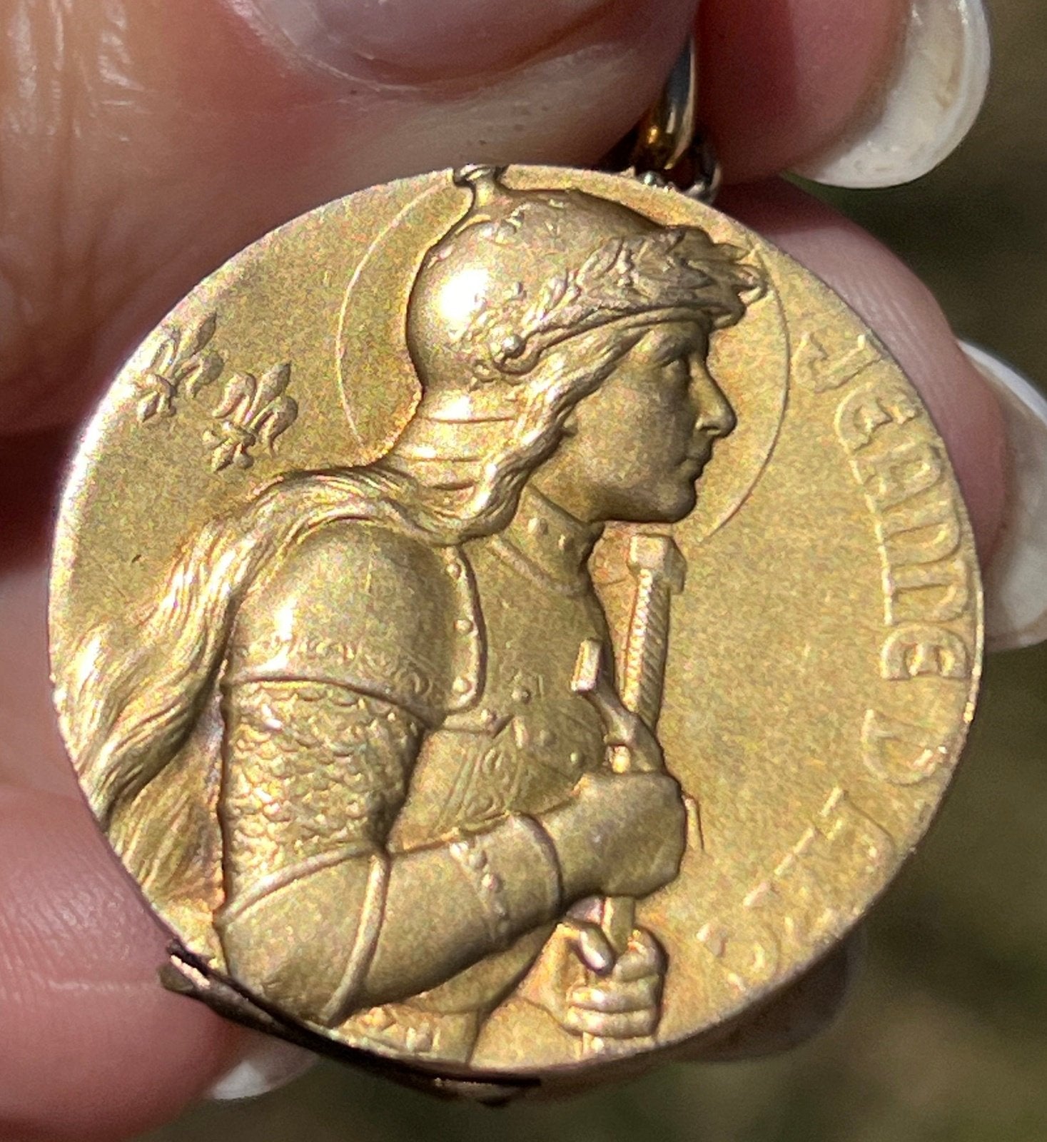 14k Gold Repousse JOAN OF ARC Locket Pendant. 1.4" + 7g *Video*