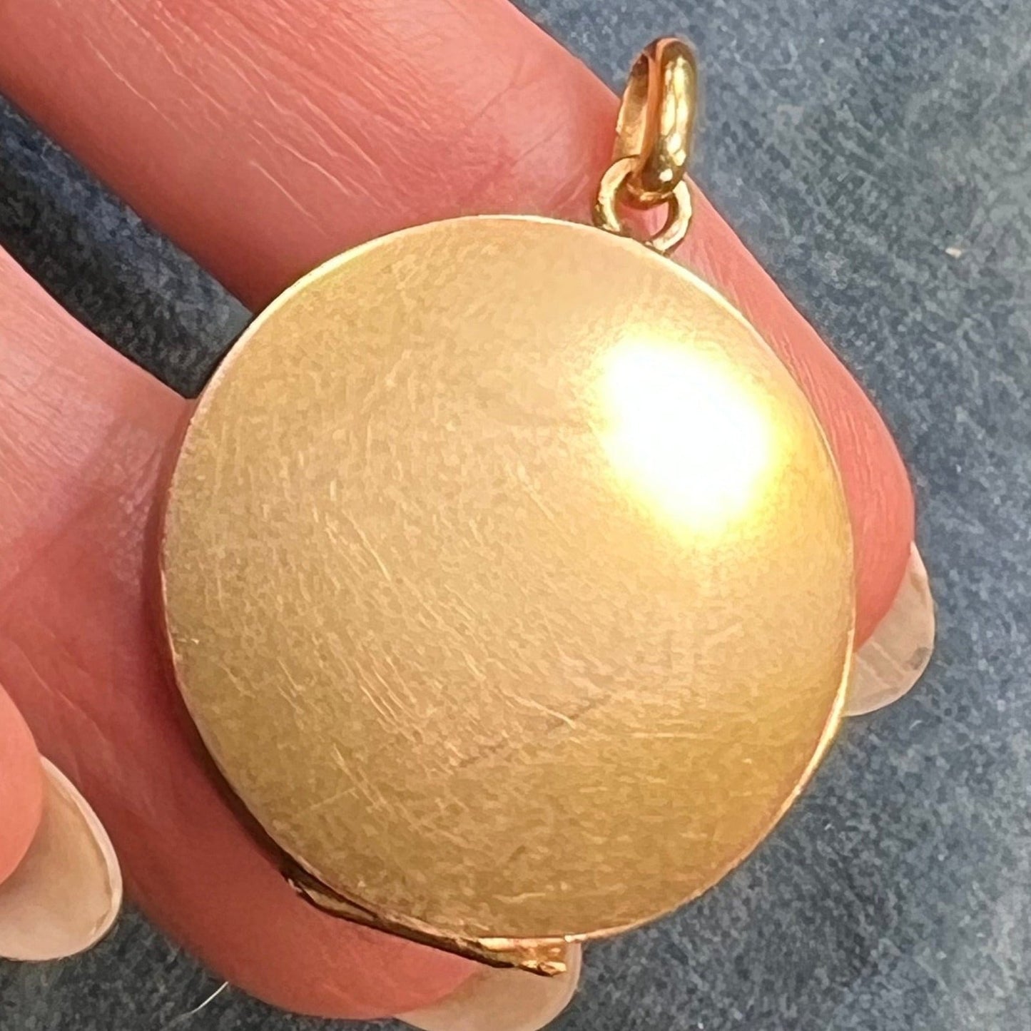 14k Gold Repousse JOAN OF ARC Locket Pendant. 1.4" + 7g *Video*