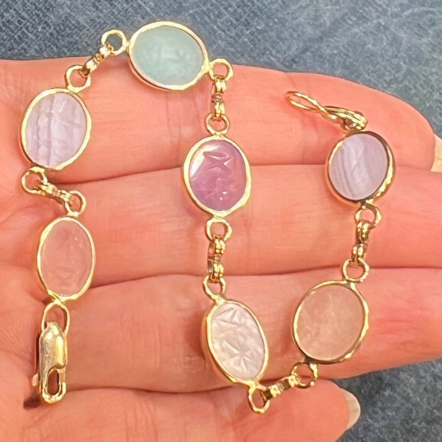 14k Gold SCARAB Multi-Gem Bracelet. Carved Amethyst, Jade, Lace Agate. 10g