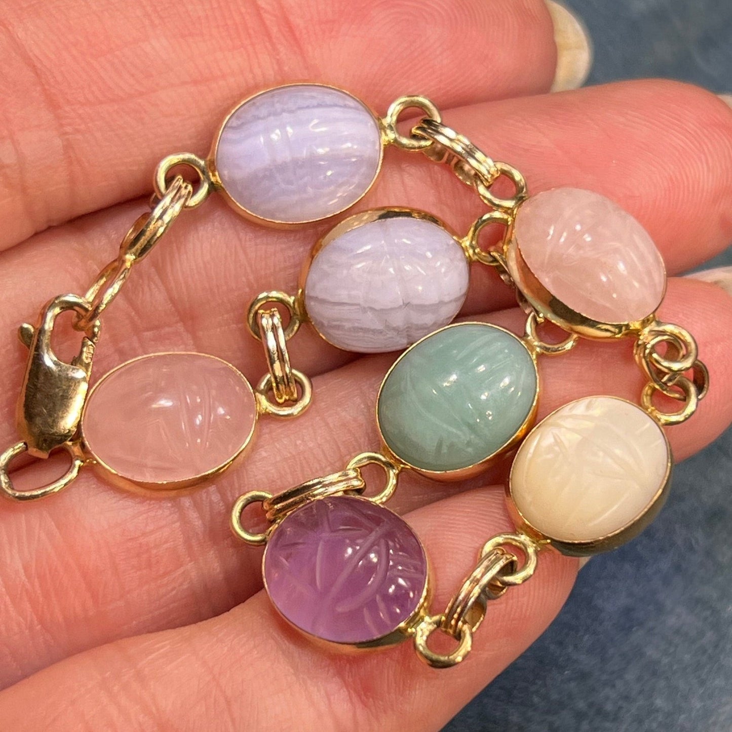 14k Gold SCARAB Multi-Gem Bracelet. Carved Amethyst, Jade, Lace Agate. 10g