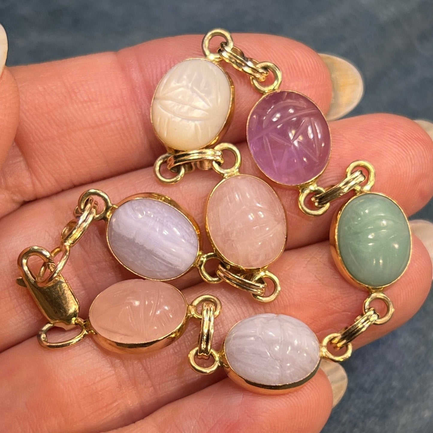 14k Gold SCARAB Multi-Gem Bracelet. Carved Amethyst, Jade, Lace Agate. 10g