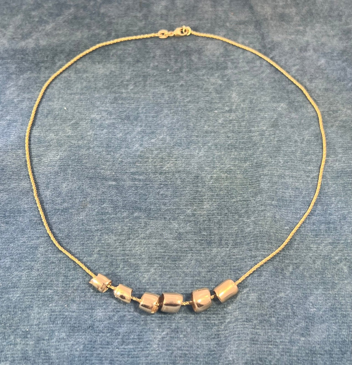 14k Gold Sculptural Barrel Beads on Round Chain Necklace. 11g
