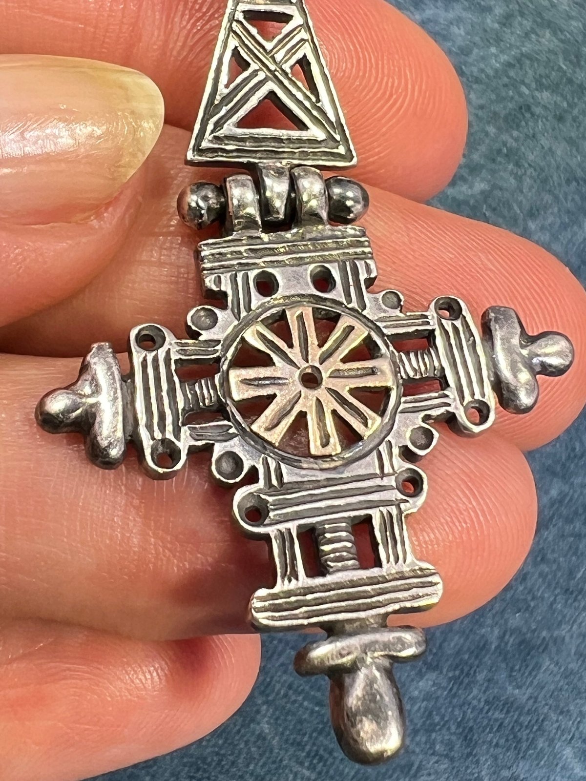 14k Gold Sunburst in Sterling Silver Filigree Cross Pendant. Jointed 2"+ 6g