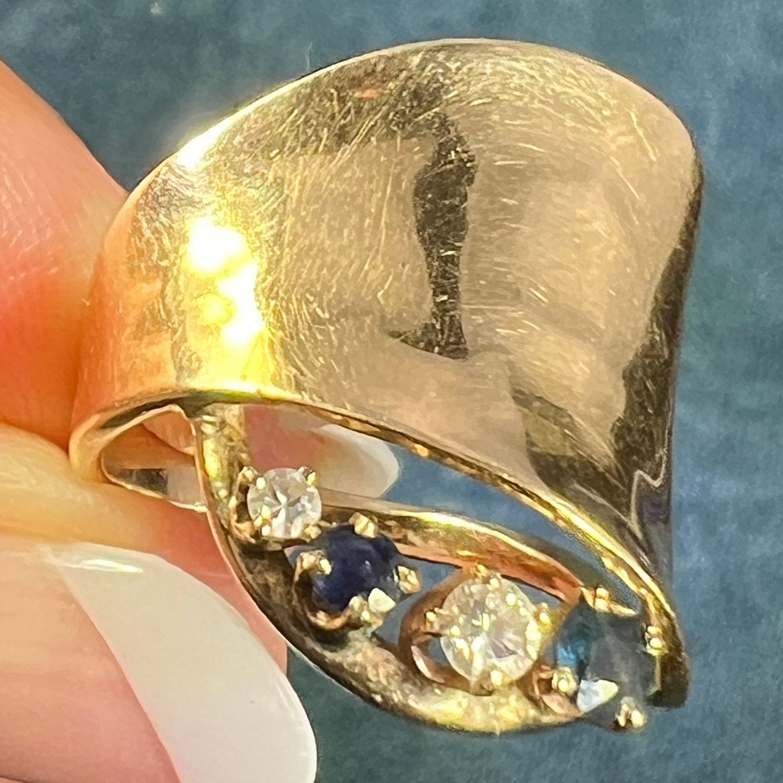 14k Gold Wide Ring w Sapphire + Diamond. Ocean Wave 0.8" & 6g