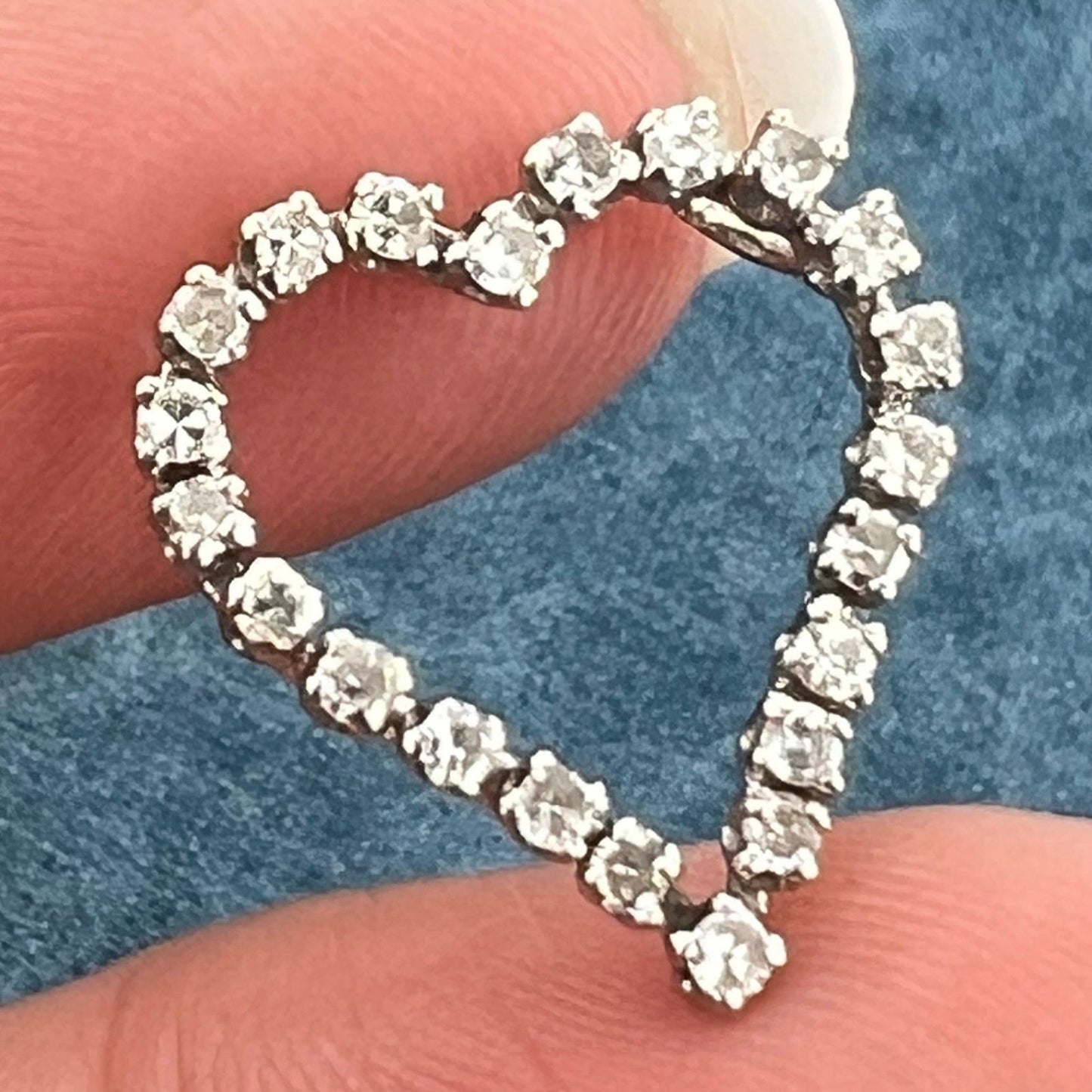 14k White Gold 22 Diamond Heart Pendant. 0.8" Slide