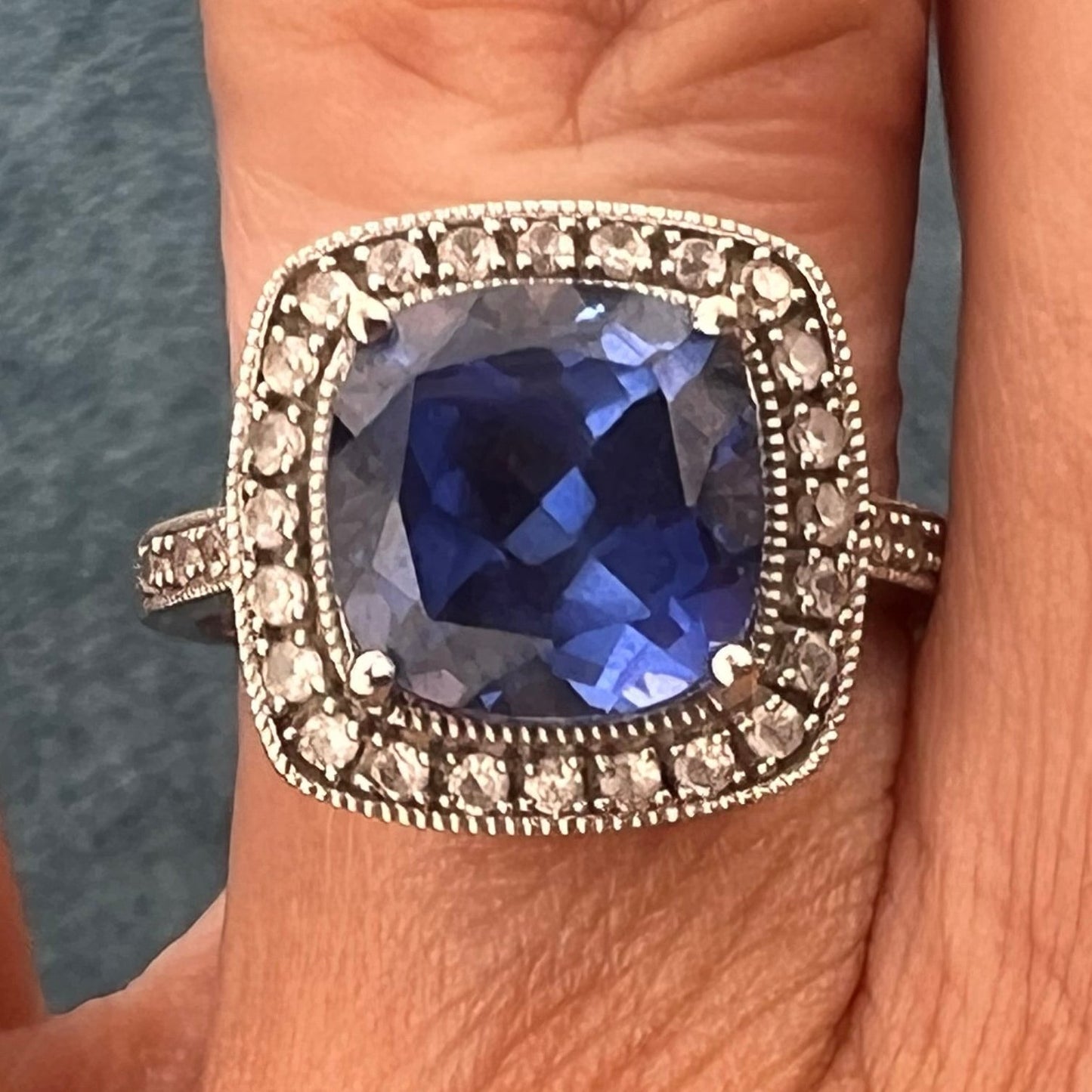 14k White Gold Lab Ceylon Blue Sapphire Ring w Diamonds. 1/2"