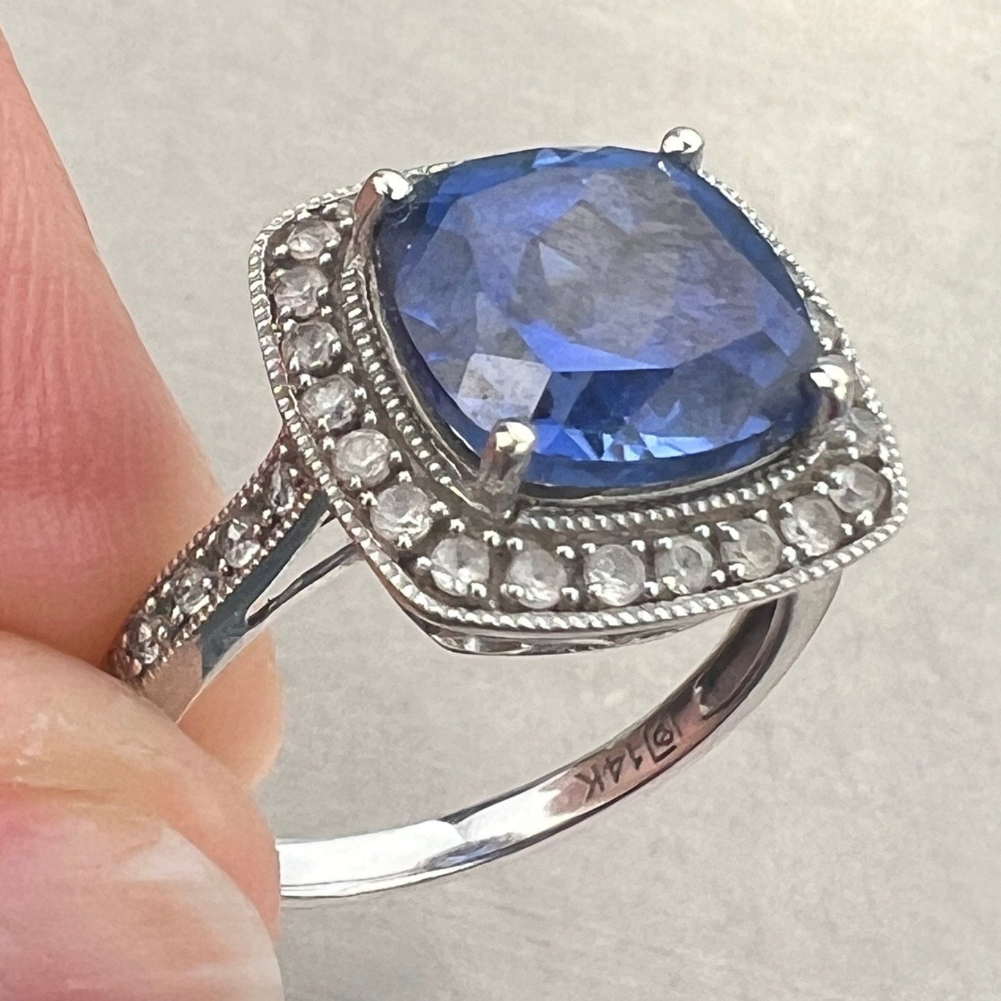 14k White Gold Lab Ceylon Blue Sapphire Ring w Diamonds. 1/2"