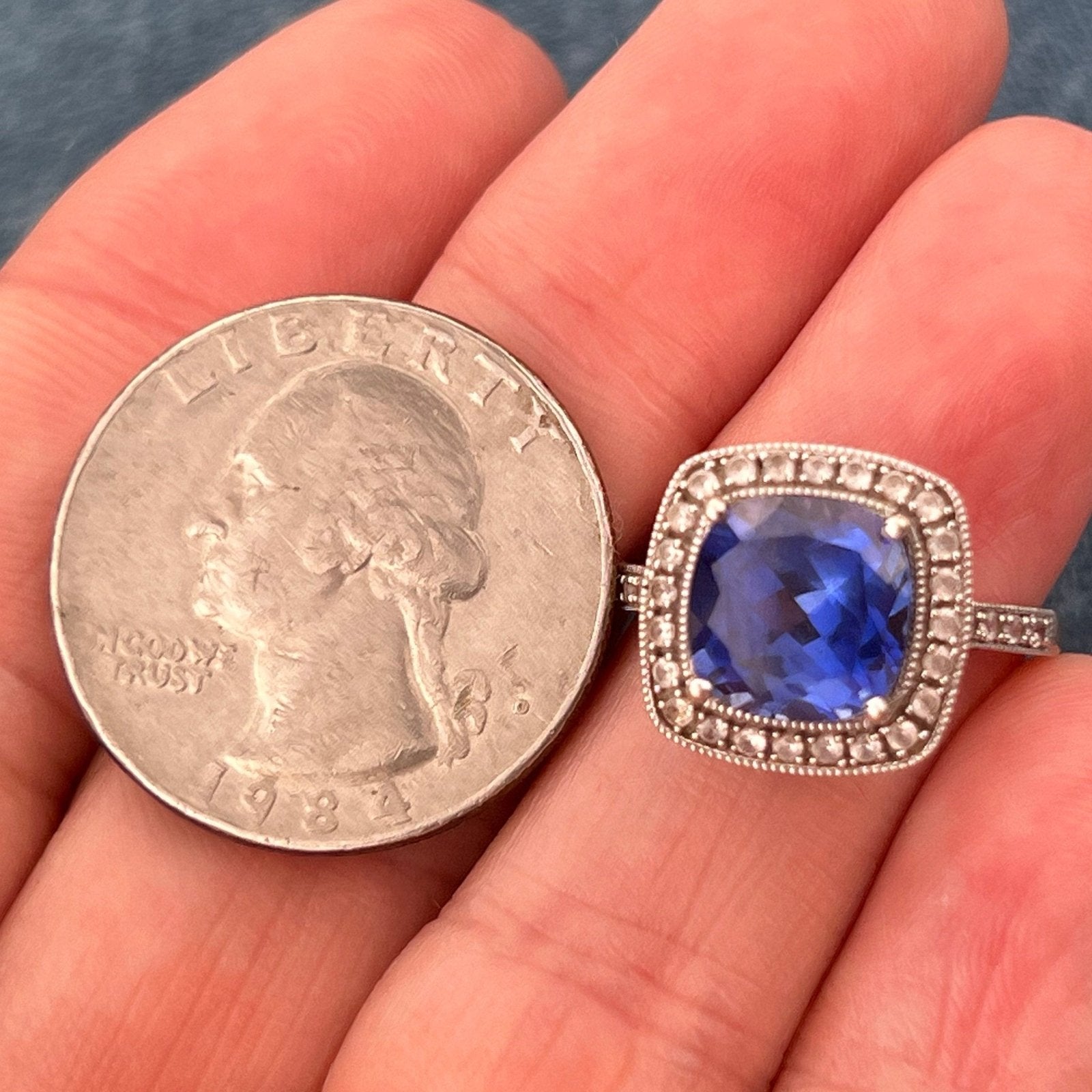 14k White Gold Lab Ceylon Blue Sapphire Ring w Diamonds. 1/2"