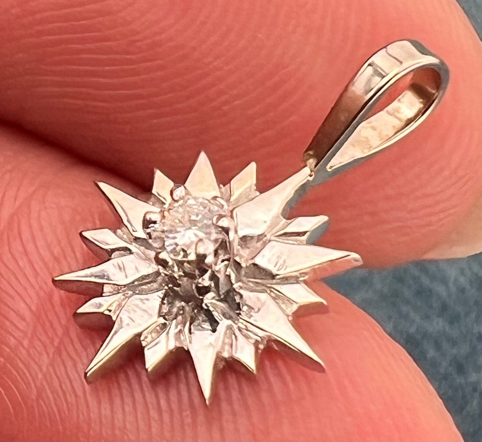 14k White Gold MCM Modern Diamond Sun Star Burst Pendant. Tiny!