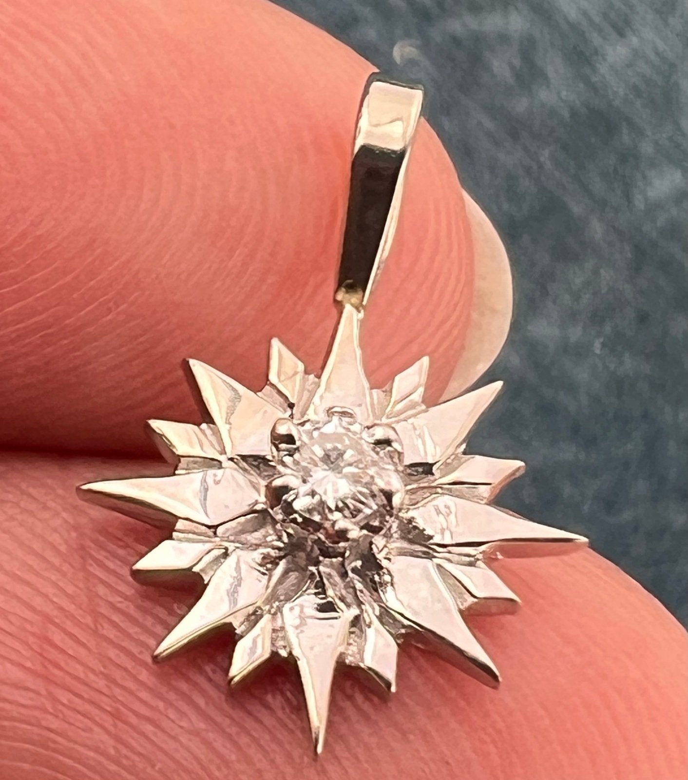 14k White Gold MCM Modern Diamond Sun Star Burst Pendant. Tiny!
