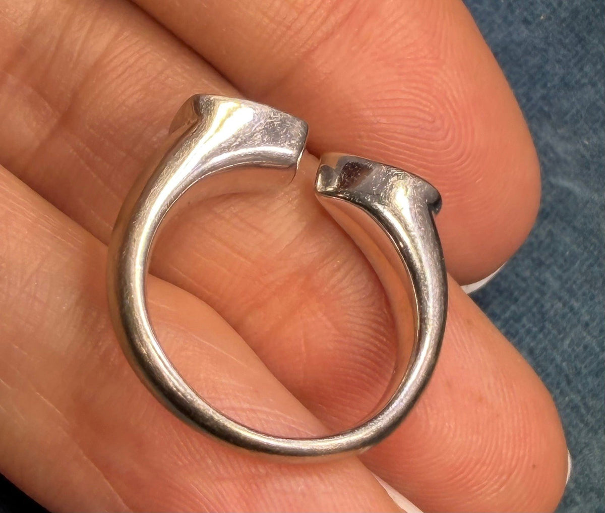 14k White Gold Modern Open Ring w Diamond + Ceylon Blue Sapphire