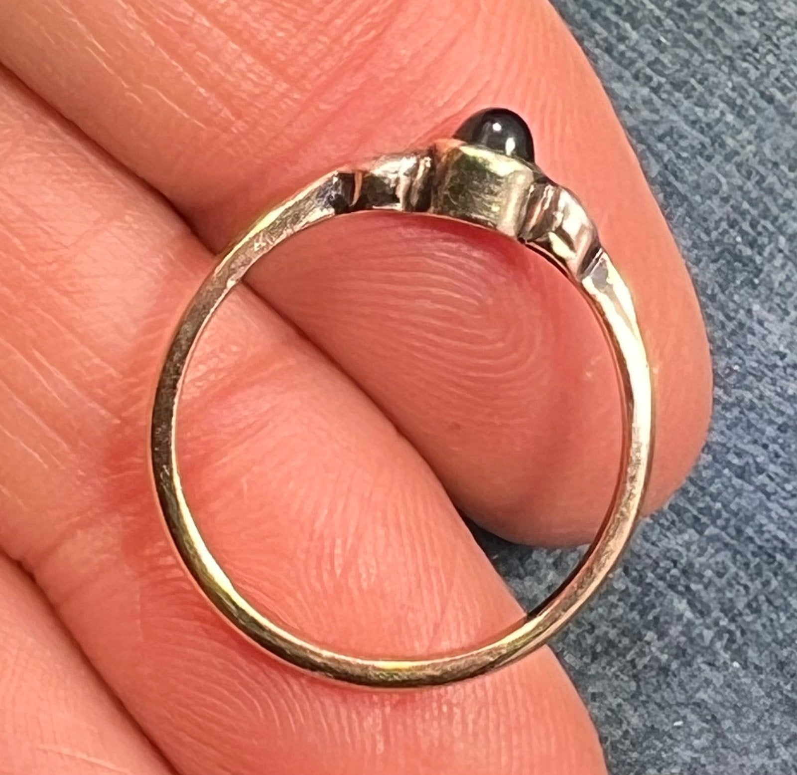 14k White Gold Natural Blue Sapphire Cabochon Ring. Antique. Tiny!