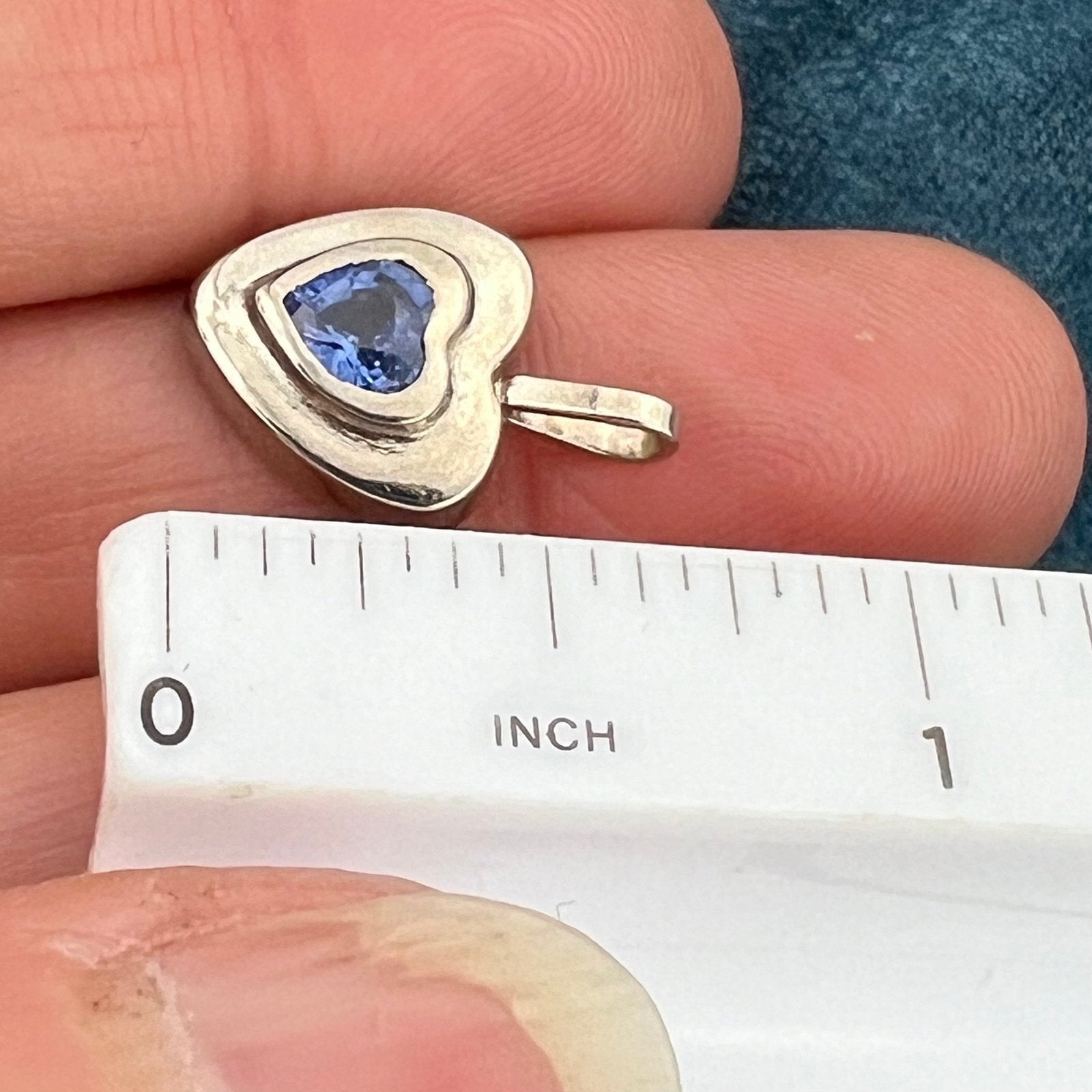 14k White Gold Natural Ceylon Blue Sapphire Heart Pendant 3g