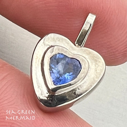 14k White Gold Natural Ceylon Blue Sapphire Heart Pendant 3g