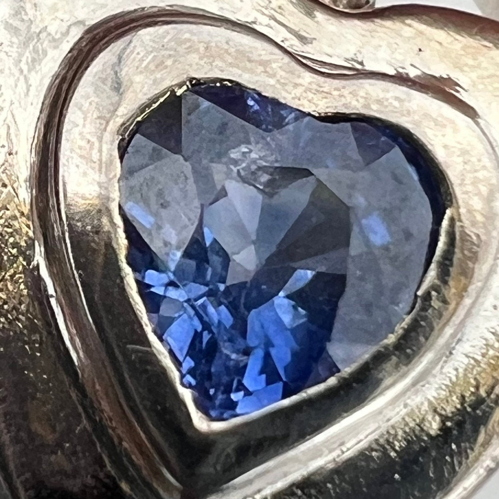 14k White Gold Natural Ceylon Blue Sapphire Heart Pendant 3g