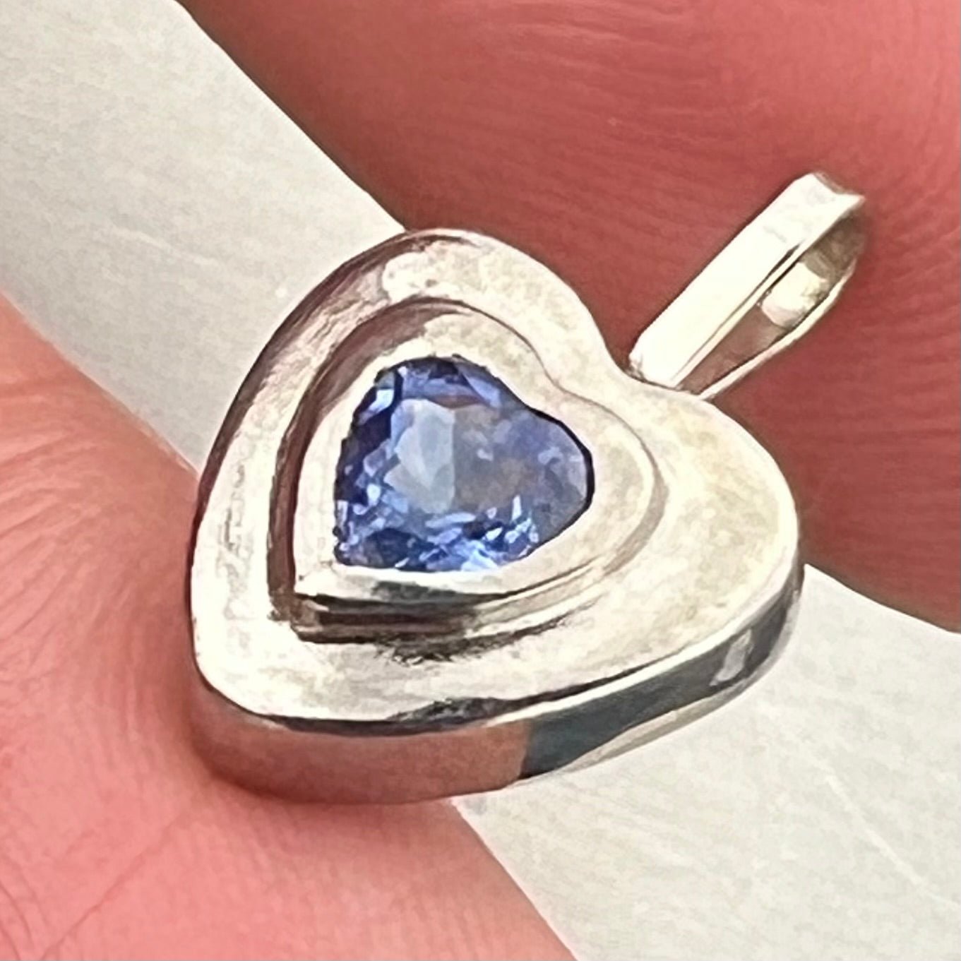 14k White Gold Natural Ceylon Blue Sapphire Heart Pendant 3g