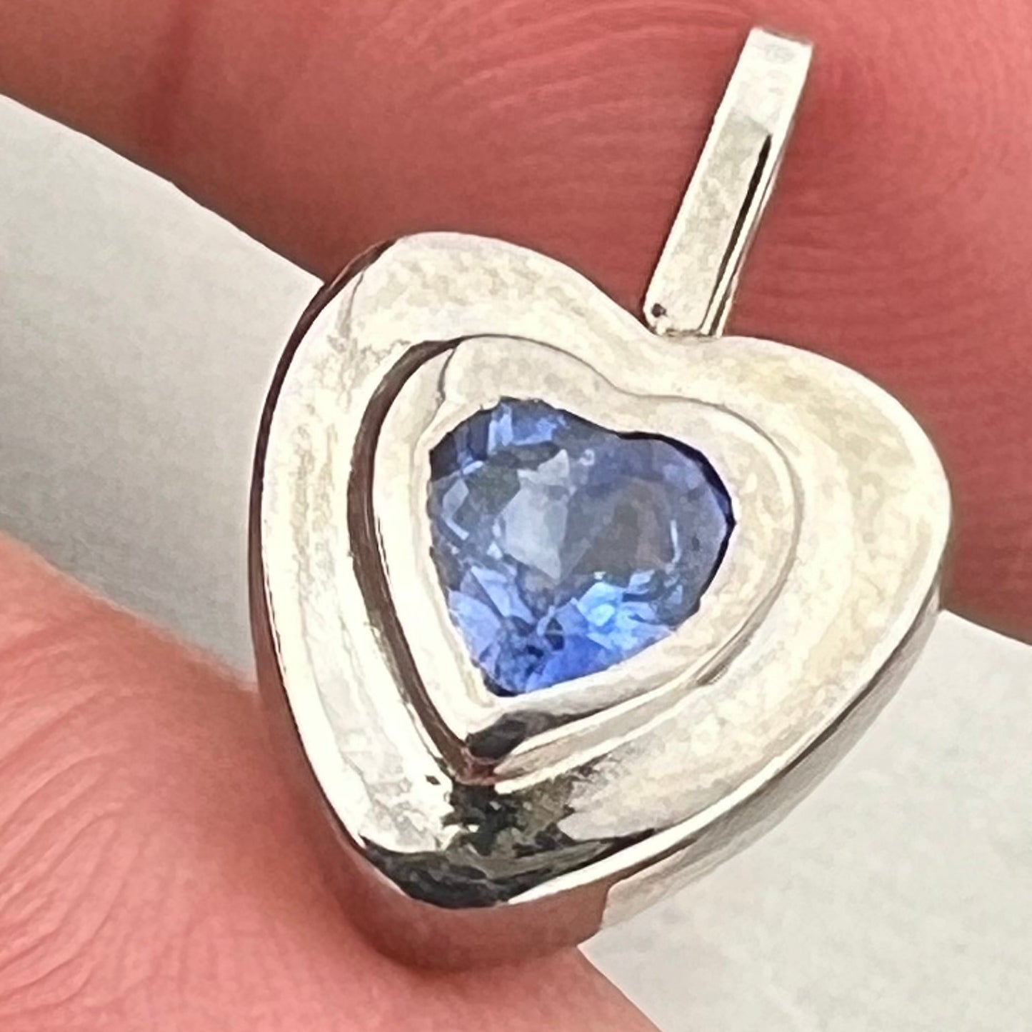 14k White Gold Natural Ceylon Blue Sapphire Heart Pendant 3g