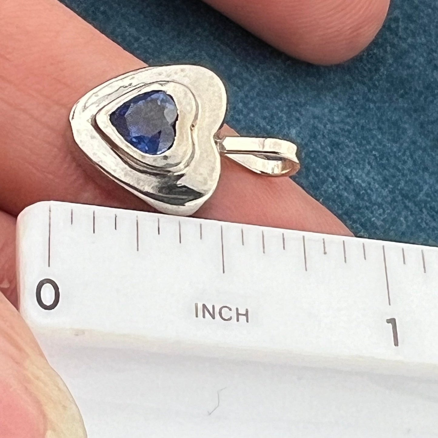 14k White Gold Natural Ceylon Blue Sapphire Heart Pendant 2.9g