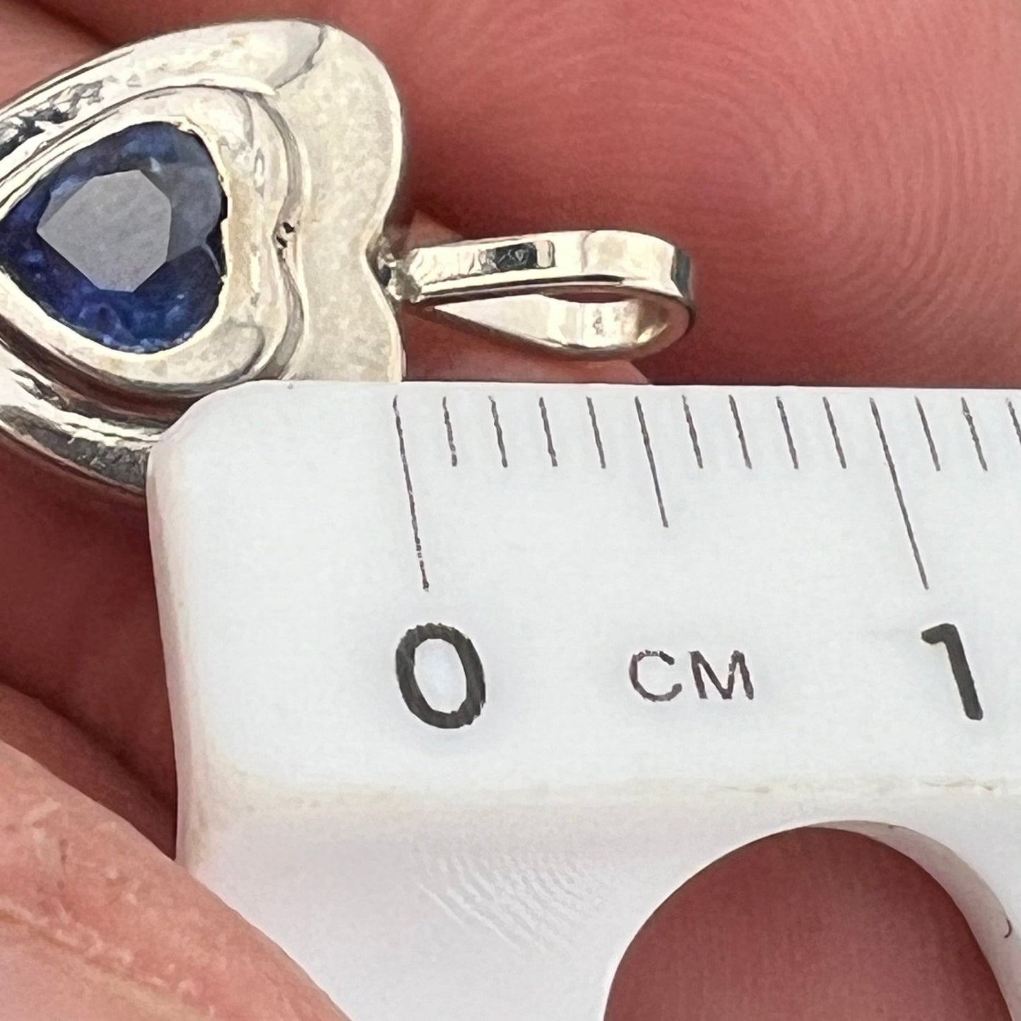 14k White Gold Natural Ceylon Blue Sapphire Heart Pendant 2.9g