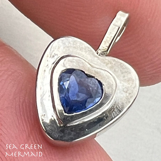 14k White Gold Natural Ceylon Blue Sapphire Heart Pendant 2.9g