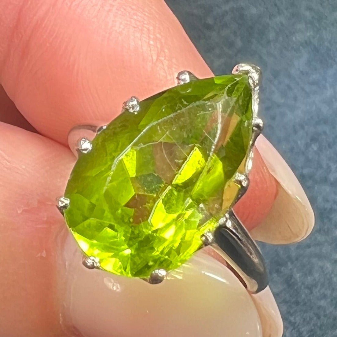 14k White Gold Natural Peridot Pear Teardrop Ring. HUGE 3/4" *Video*