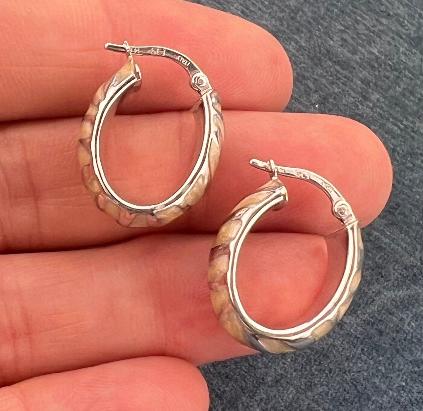 14k White Gold Zebra Textured Wide Oval Hoop Earrings. 3/4"
