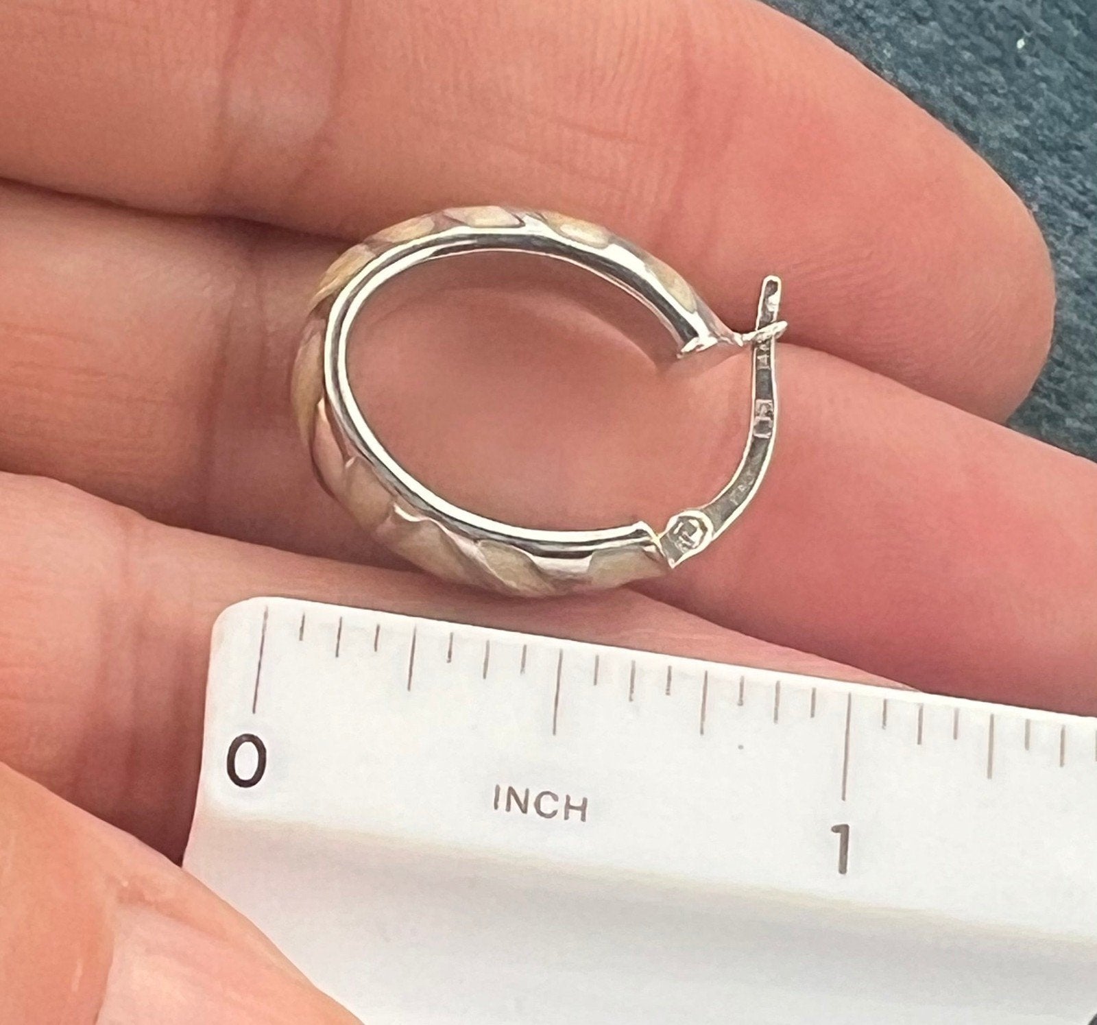 14k White Gold Zebra Textured Wide Oval Hoop Earrings. 3/4"