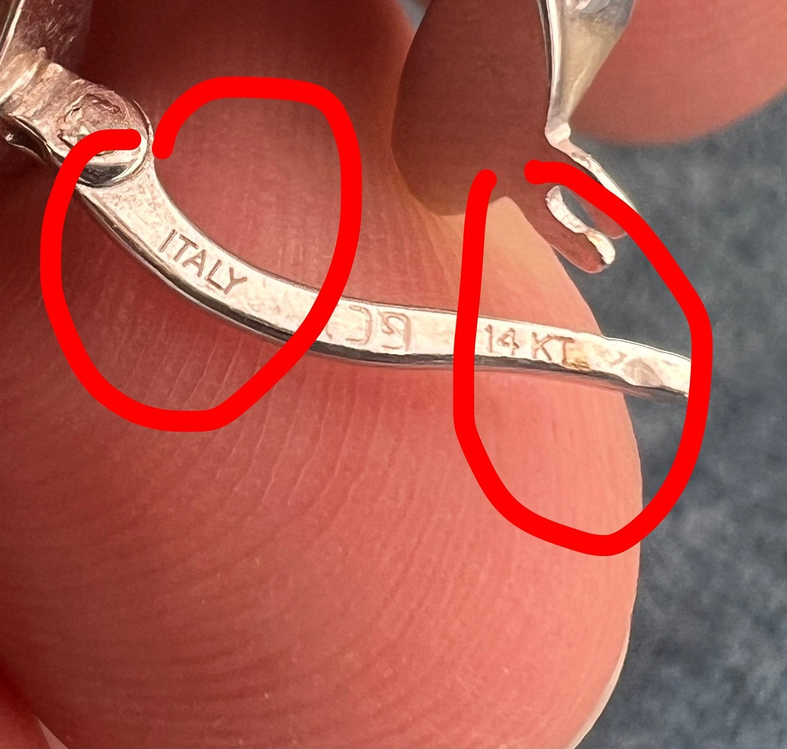 14k White Gold Zebra Textured Wide Oval Hoop Earrings. 3/4"