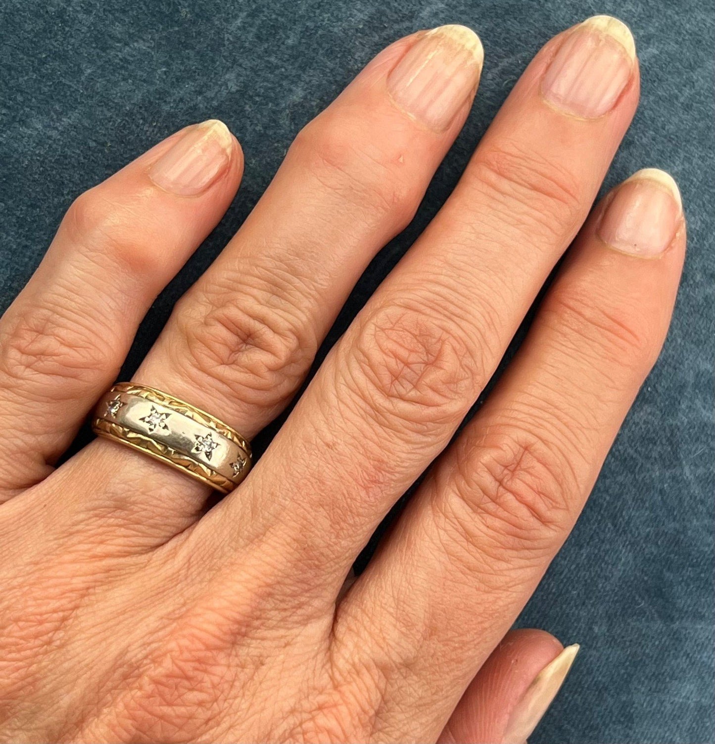 14k White & Yellow Gold Gypsy-Set Diamond Stars Ring. Wide Band Sz 5