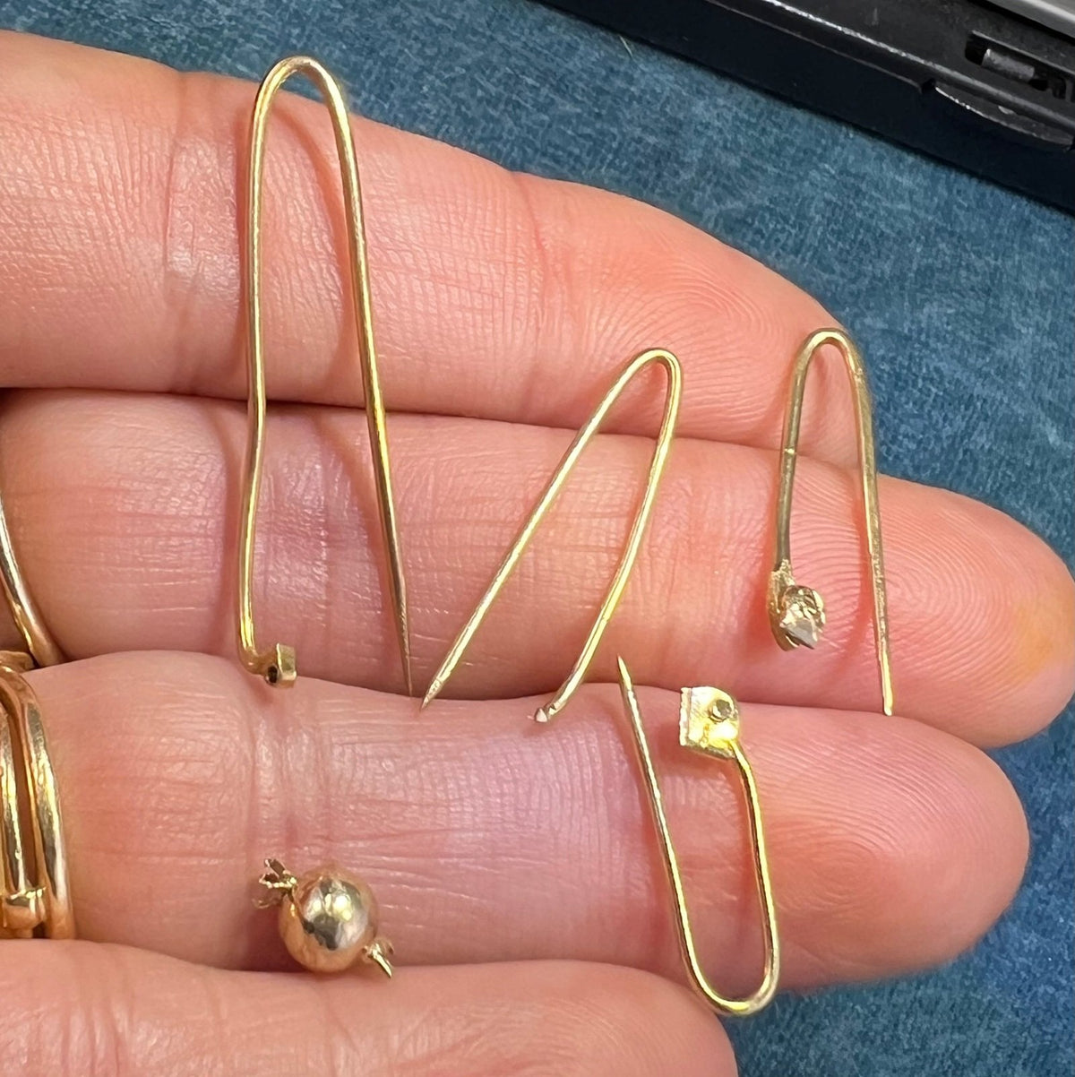 14k Yellow Gold 2.54 grams at 80% SCRAP Price - L
