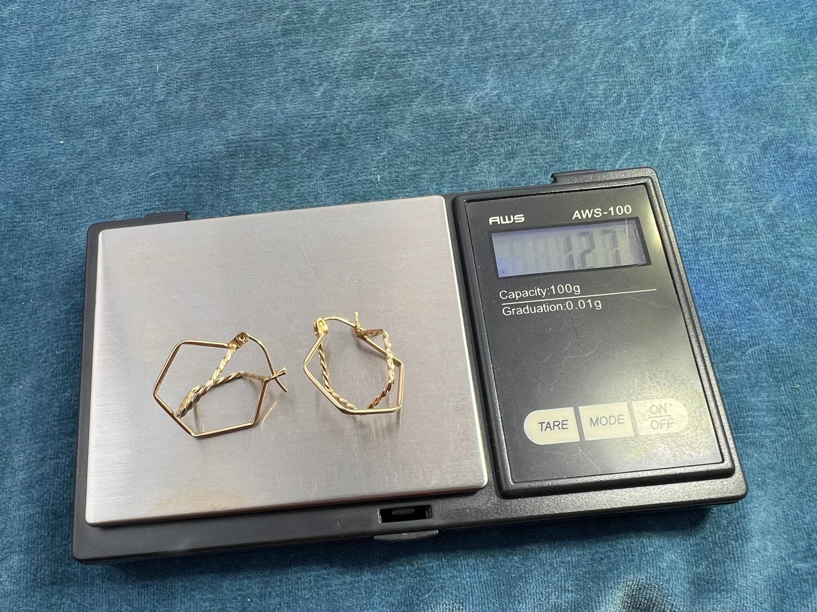 14k Yellow Gold 3-D Twisted Rope 2 Pentagon Ball Earrings. Geometric