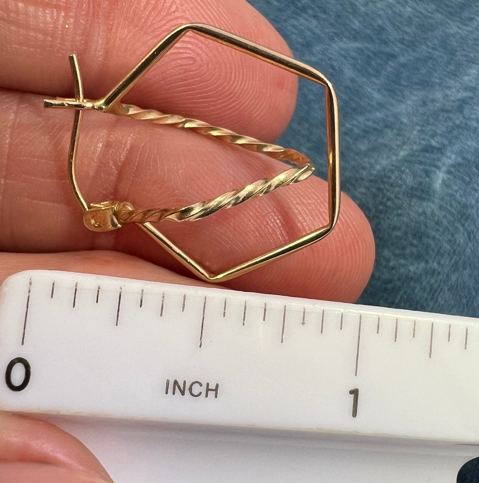 14k Yellow Gold 3-D Twisted Rope 2 Pentagon Ball Earrings. Geometric