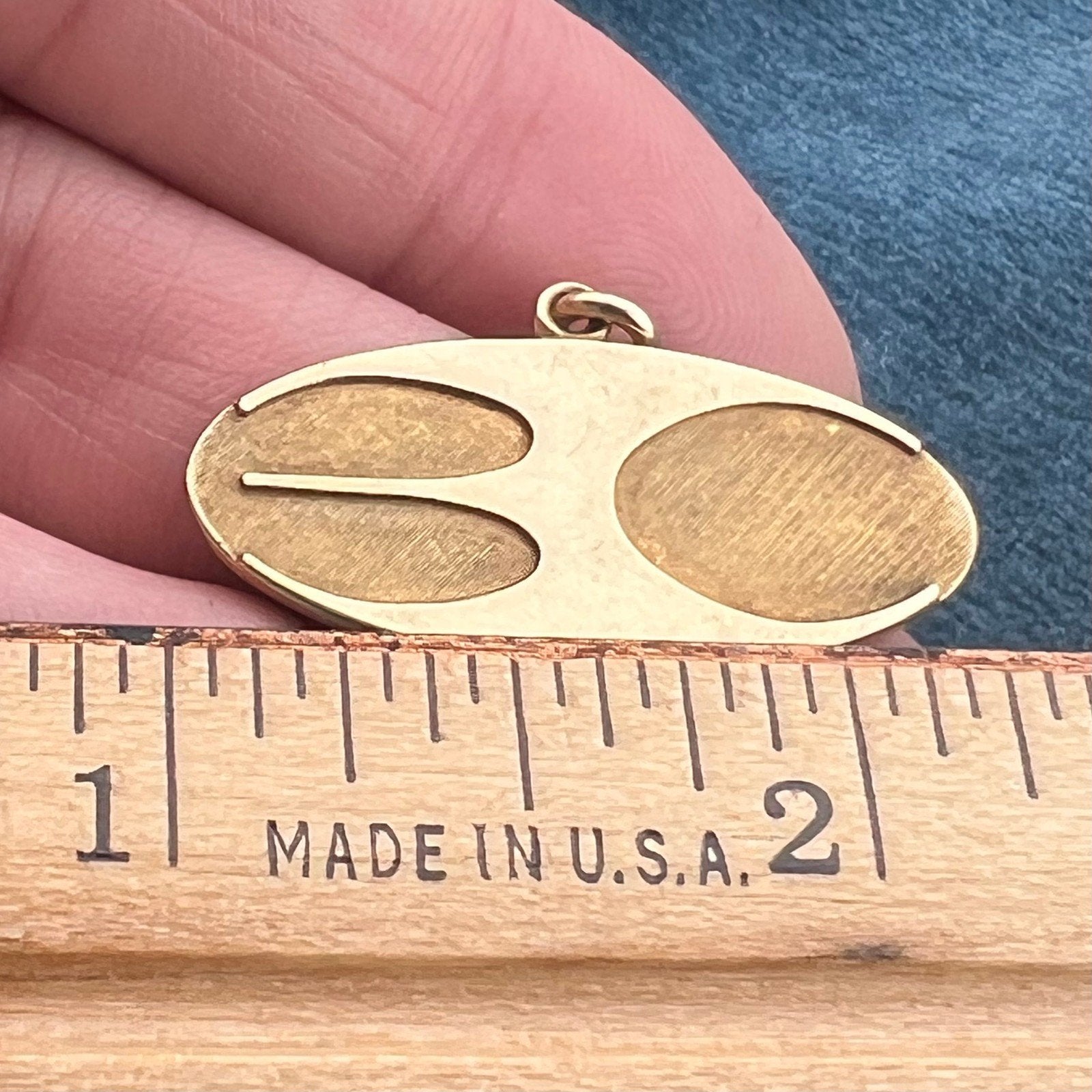 14k Yellow Gold "30" Disk MCM Modern Pendant. Birthday Anniversary