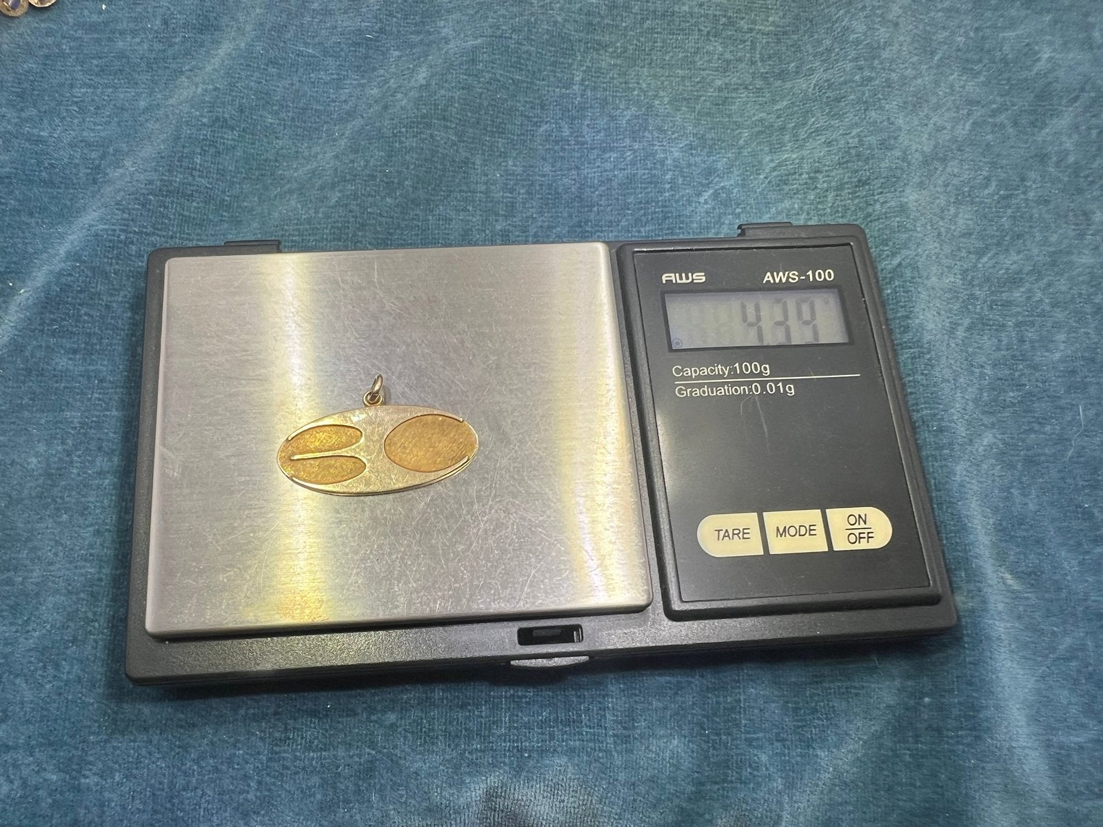 14k Yellow Gold "30" Disk MCM Modern Pendant. Birthday Anniversary