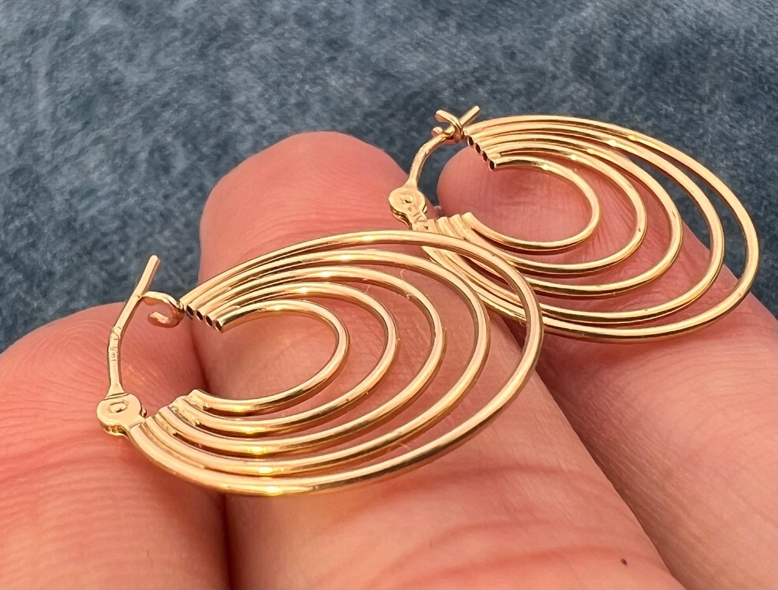 14k Yellow Gold 5 Nested Multi-Hoop Earrings. Geometric